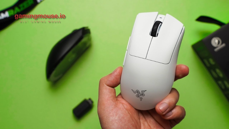 Razer DeathAdder V3 Pro – Best for Larger Hands